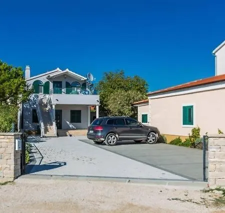 Apartment In With Sea View, Terrace, Air Conditioning, Wifi Pirovac