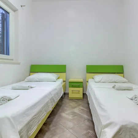 In With Sea View, Terrace, Air Conditioning, Wifi * بيروفاتش