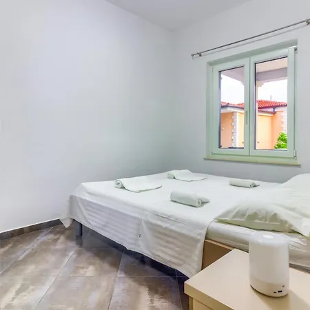 Apartmán In With Sea View, Terrace, Air Conditioning, Wifi *