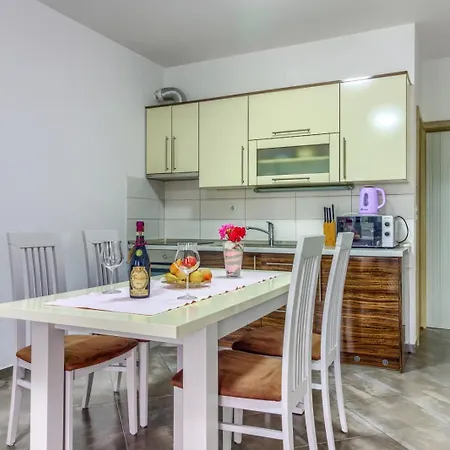 In With Sea View, Terrace, Air Conditioning, Wifi *