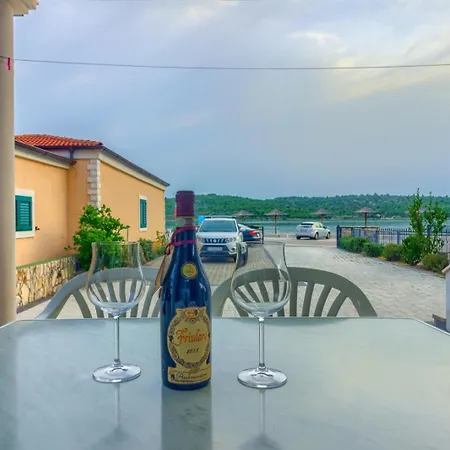 In With Sea View, Terrace, Air Conditioning, Wifi * Pirovac