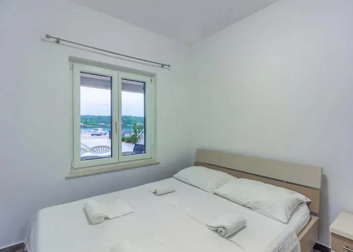 In With Sea View, Terrace, Air Conditioning, Wifi 皮罗瓦茨