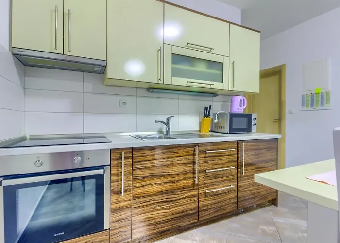 In With Sea View, Terrace, Air Conditioning, Wifi 皮罗瓦茨