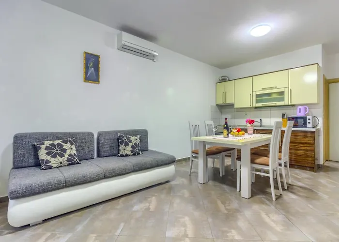 In With Sea View, Terrace, Air Conditioning, Wifi 皮罗瓦茨